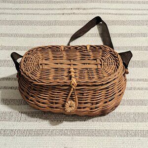 HALF PRICE SALE! Vintage Wicker Fishing Creel Basket